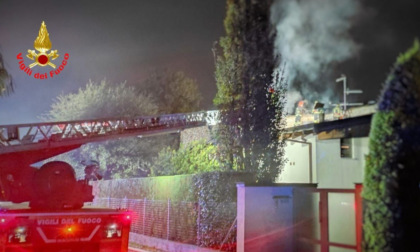 Missaglia Incendio Nella Notte A Fuoco Il Tetto Di Una Villetta