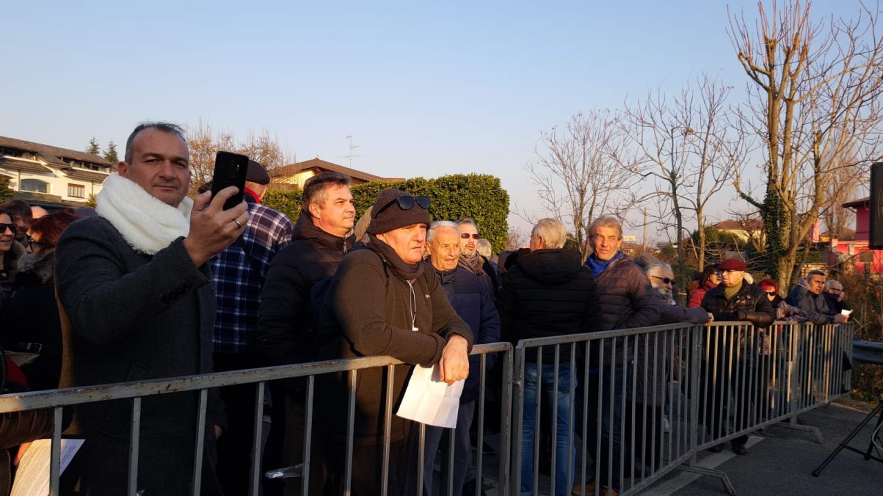 Ponte di Paderno: tanti alla manifestazione FOTO e VIDEO