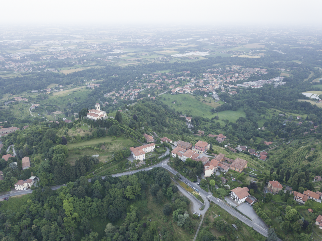Montevecchia mette al bando le auto nel weekend per tutta l’estate
