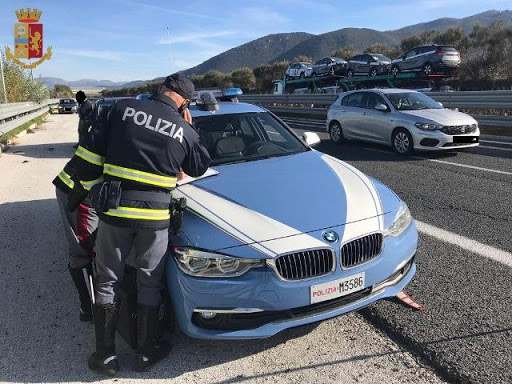 Controlli su camion e autobus: La Polstrada di Lecco scopre sulla Statale 36 12 mezzi irregolari