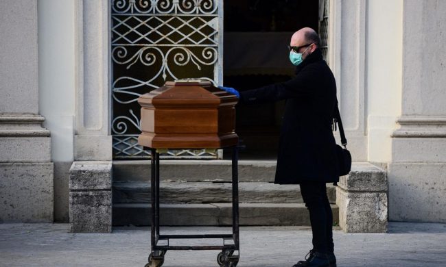 Le onoranze funebri bergamasche si fermano: “Scelta responsabile”