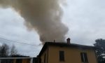 Incendio tetto, devastata una palazzina FOTO e VIDEO