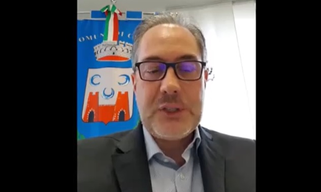 Cittadini beccati a creare assembramenti nelle aree condominiali VIDEO