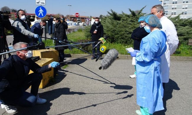 “Mamma, non ti lascerò sola!” Promessa mantenuta, Mattia oggi lascerà la terapia intensiva