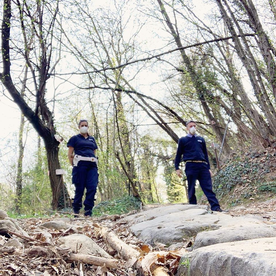 Vigili nei boschi per controllare chi si sposta in barba ai divieti