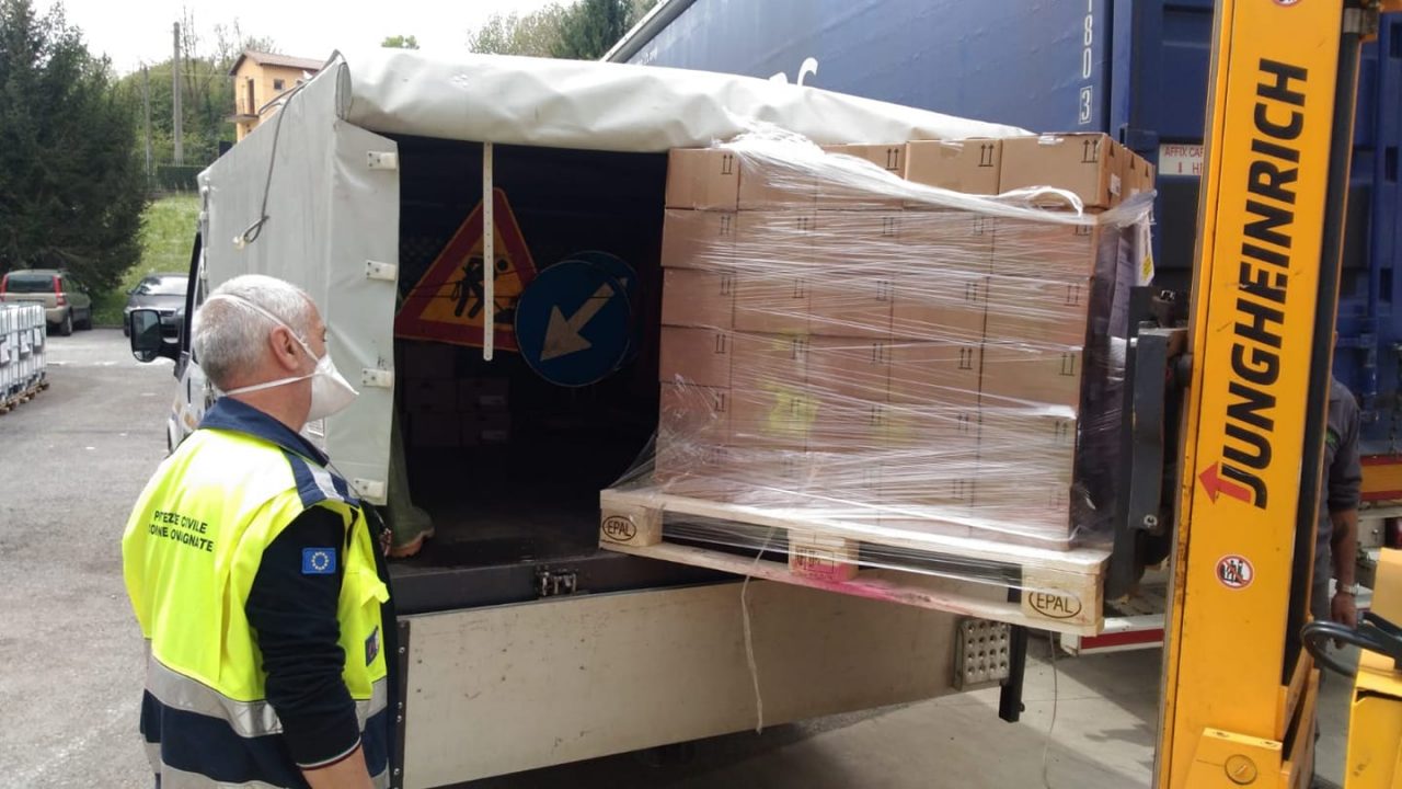 A domicilio mascherine gratis ma anche il liquido igienizzante