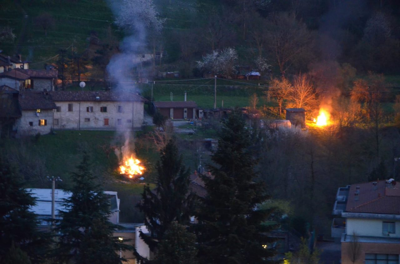 Festa di Ca’ de Rizzi, i falò nella vallata FOTOGALLERY