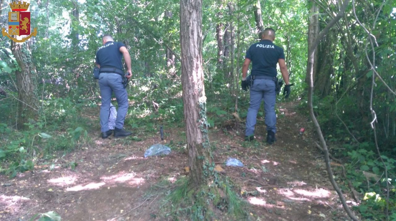 “Scampagnata” per comprare droga: coppia nei guai