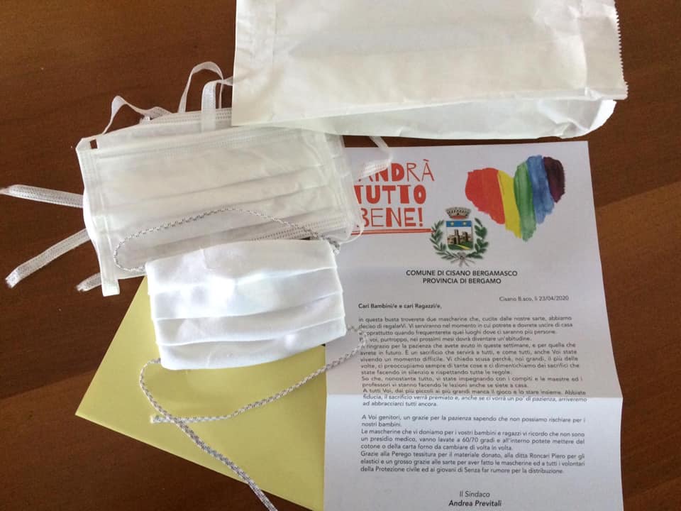 Il Comune consegna mascherine ai bambini FOTO