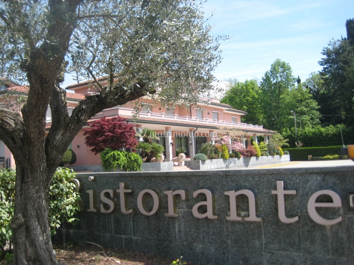 Pranzo di Pasqua a domicilio: agli anziani lo offre il ristorante Bonanomi – VIDEO