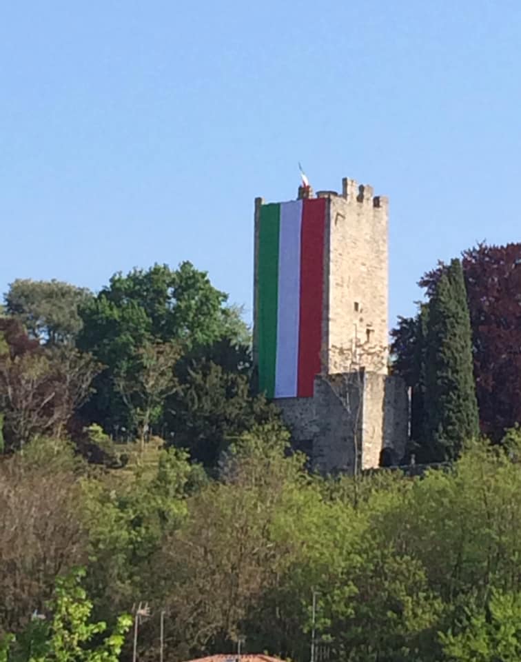 tricolore sulla torre