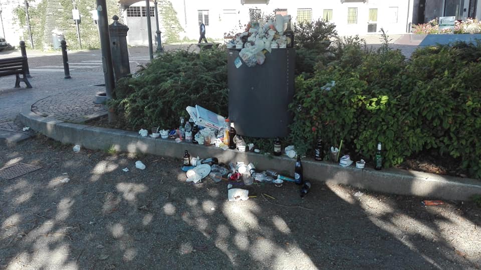Movida e maleducazione sul lungofiume, il richiamo del sindaco FOTO