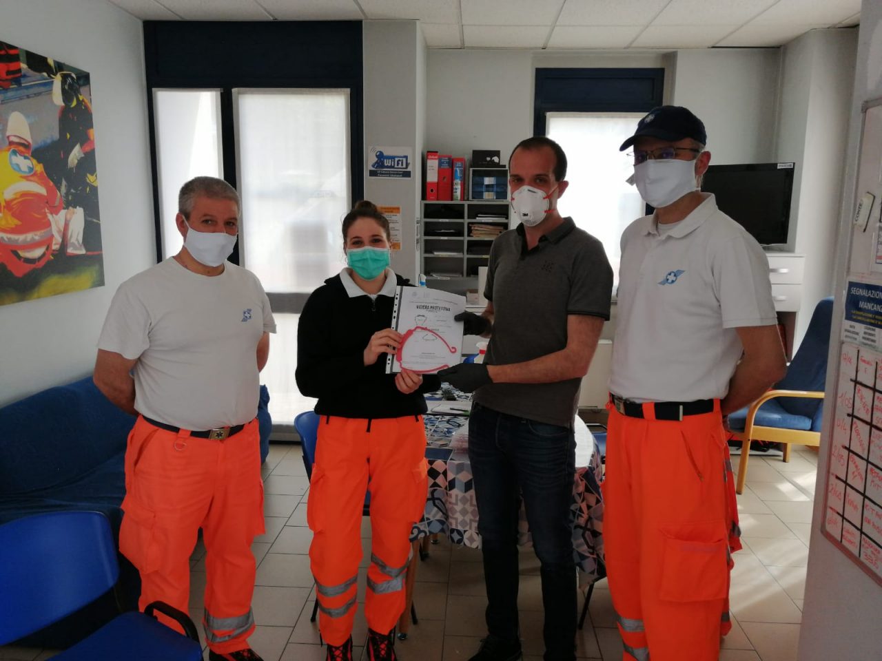 Visiere realizzate con stampante 3D in dono alla Croce Bianca FOTO