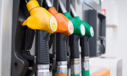 Benzina e gasolio, prezzi alle stelle: il listino aggiornato di dove conviene far rifornimento in provincia di Lecco