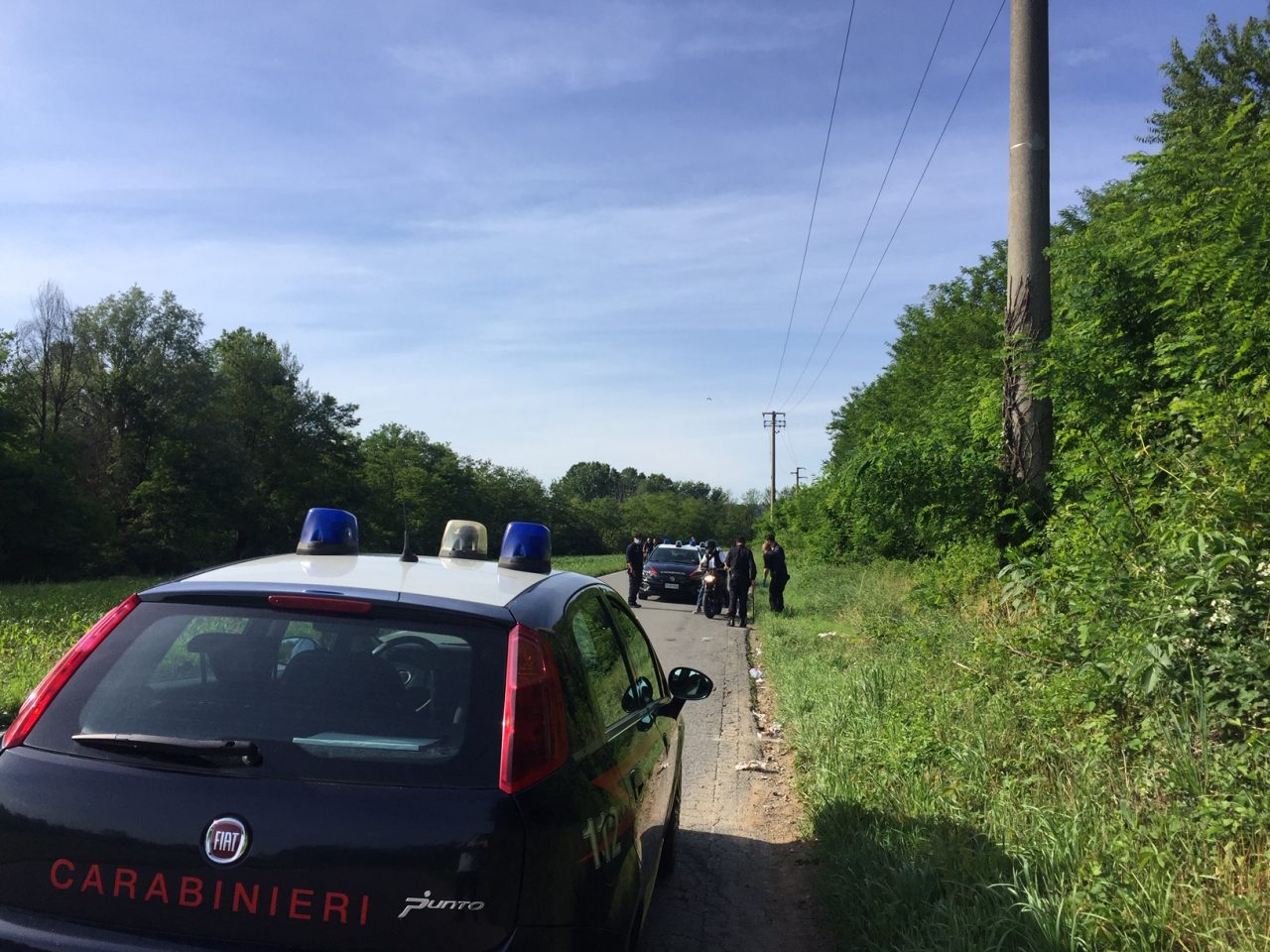 Uomo cade dalla sua moto tra Lomagna e Usmate