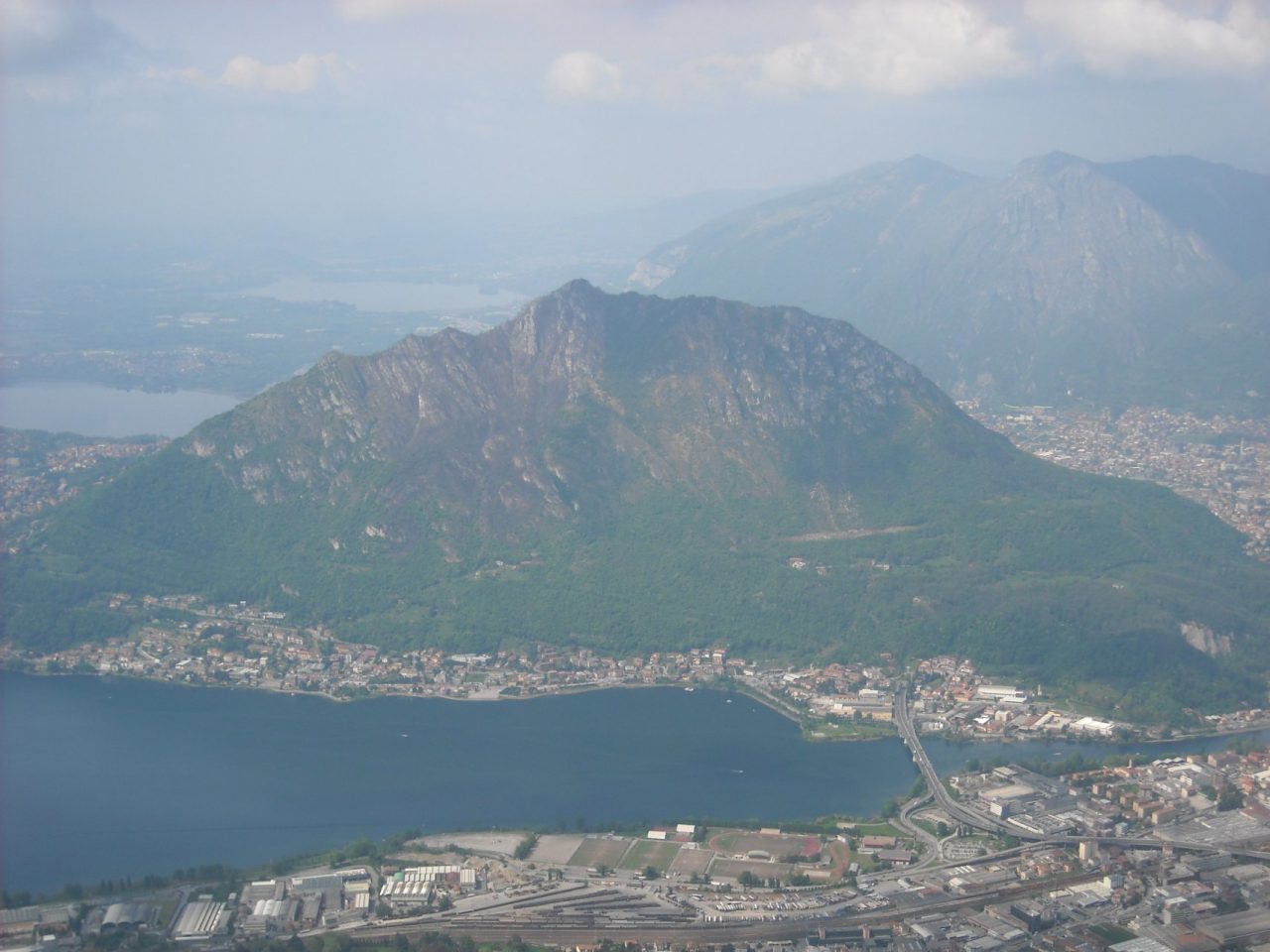 Monte Barro: da domani in vigore il blocco festivo delle auto