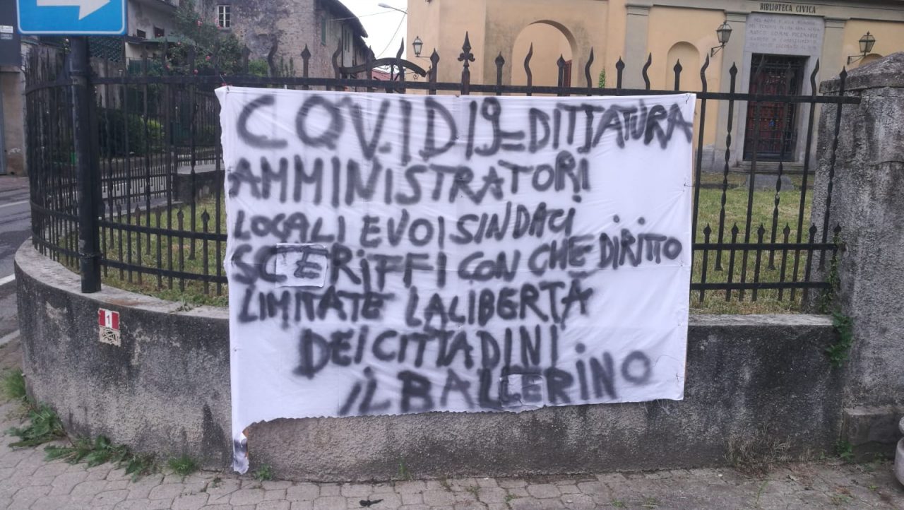 Coronavirus, spunta un misterioso striscione firmato “Il Ballerino” contro i sindaci sceriffi