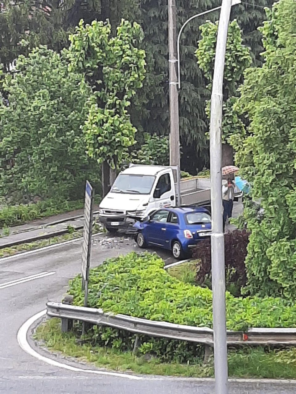 Incidente sulla Provinciale, tanta paura ma nessun ferito FOTO