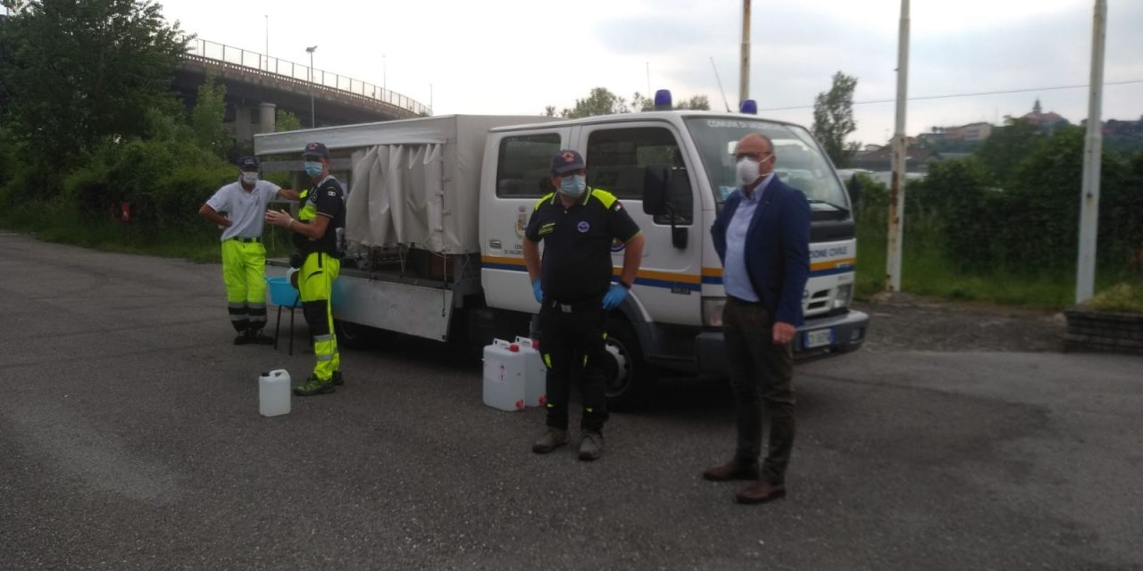 Liquido igienizzante distribuito ai Comuni insieme alle mascherine FOTO
