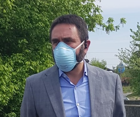 Striscione, il sindaco sfida “Il Ballerino”: “Cittadini, siamo forse dei dittatori?”