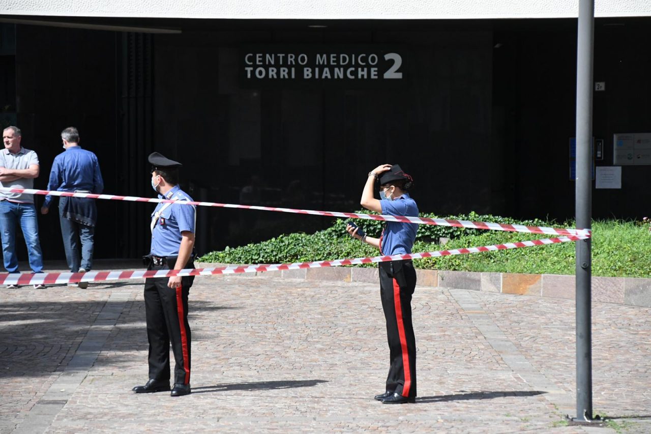 Precipitata dalle Torri Bianche, gli amici non credono al gesto volontario