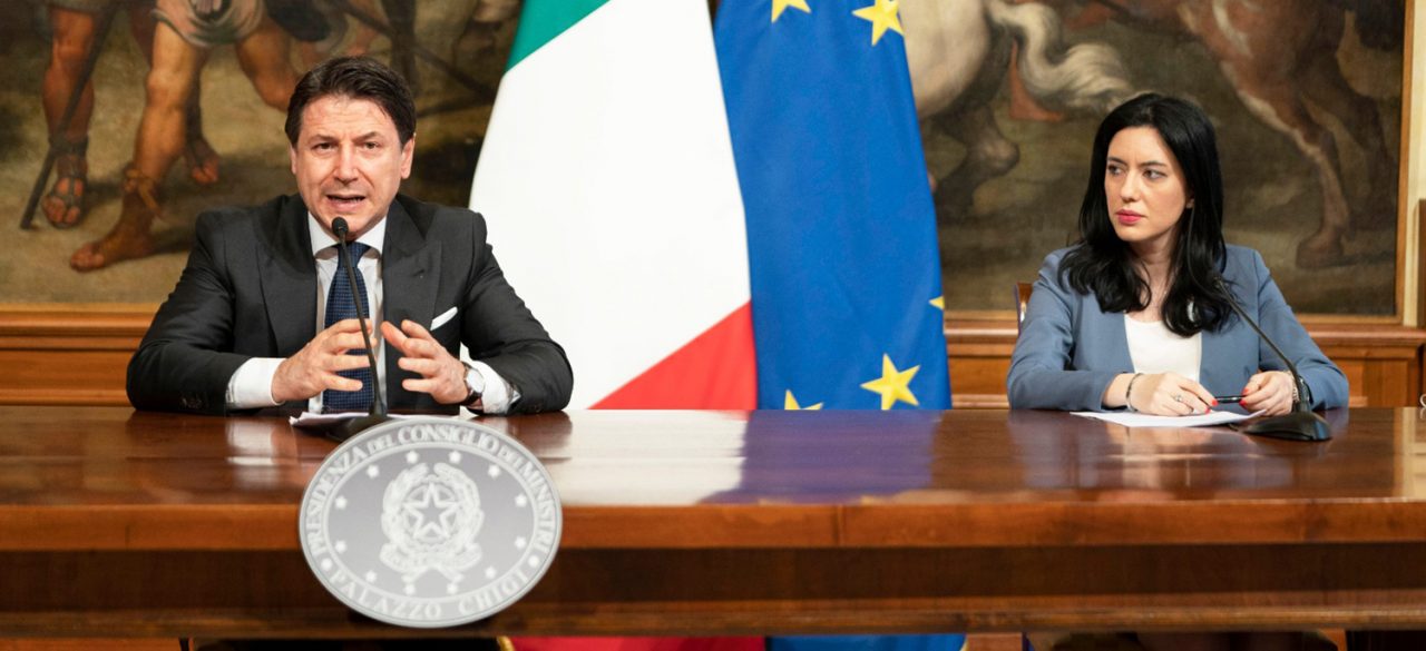 Scuola, presentate le Linee guida per il rientro: si torna in classe il 14 settembre VIDEO