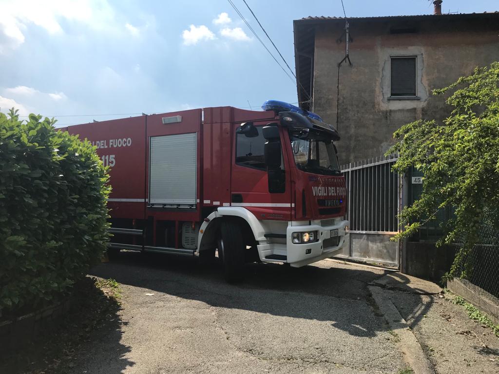 Incendio in una villetta, intervengono i Vigili del fuoco