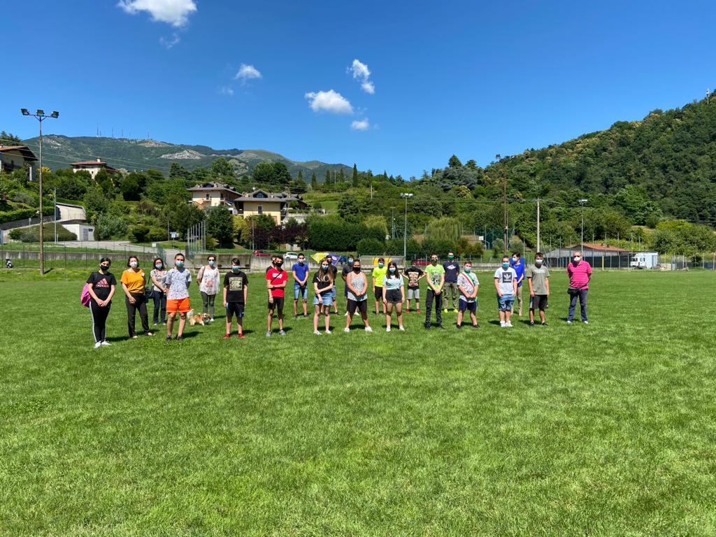 Il saluto degli alunni di quinta elementare e di terza media FOTO