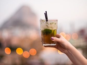 Risse, ubriachi e schiamazzi: alcolici vietati all'aperto dopo le 19