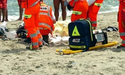 Pensionato lecchese muore in spiaggia ad Alassio