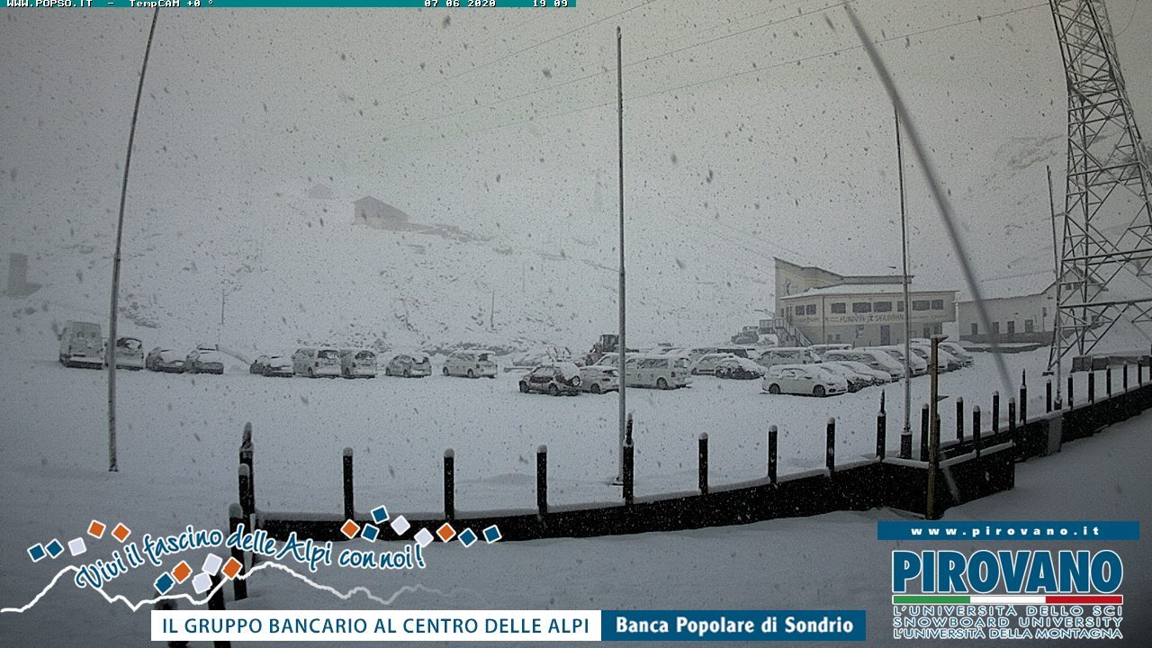 Lo Stelvio imbiancato da una fitta nevicata FOTOGALLERY