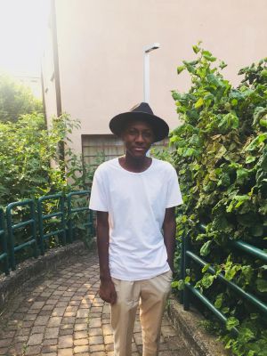 “La nebbia tra di noi, io non sono nero”: il libro autobiografico di Aziz