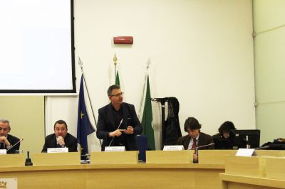 Lettera di Robbiani: “Non sono l’assessore lupo cattivo che si scaglia contro la vittima sacrificale votata al martirio amministrativo”