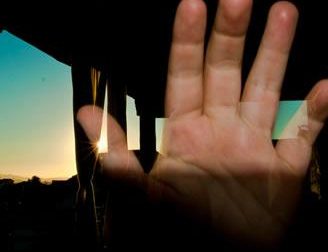 Ragazzino abbordato da sconosciuti in auto