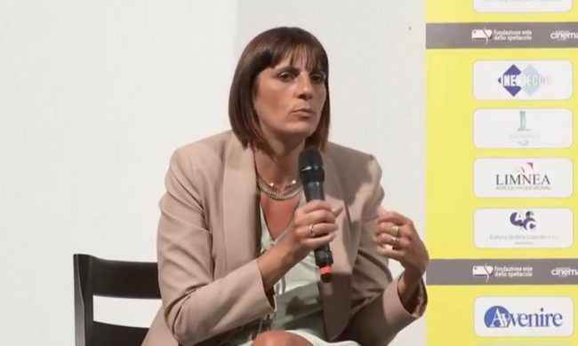 Bellissime, il dramma di crescere e le baby modelle VIDEO