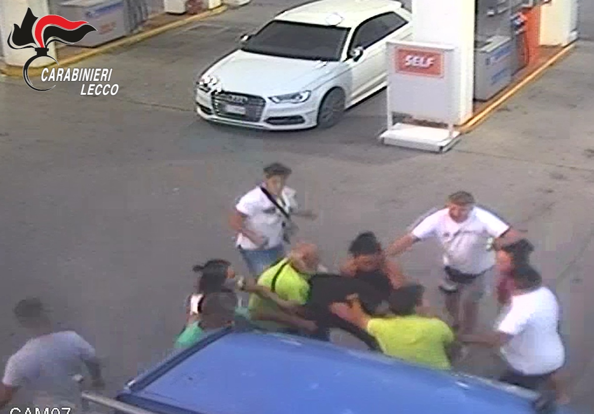 Botte da orbi tra meratesi e isolani: arresti e denunce