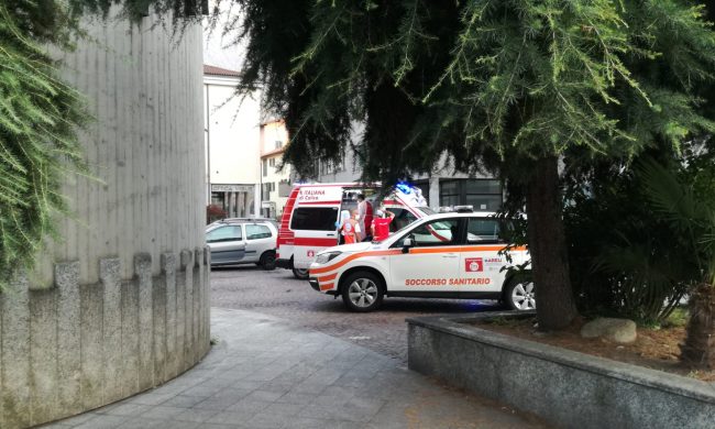 Accoltellato all’addome, è gravissimo