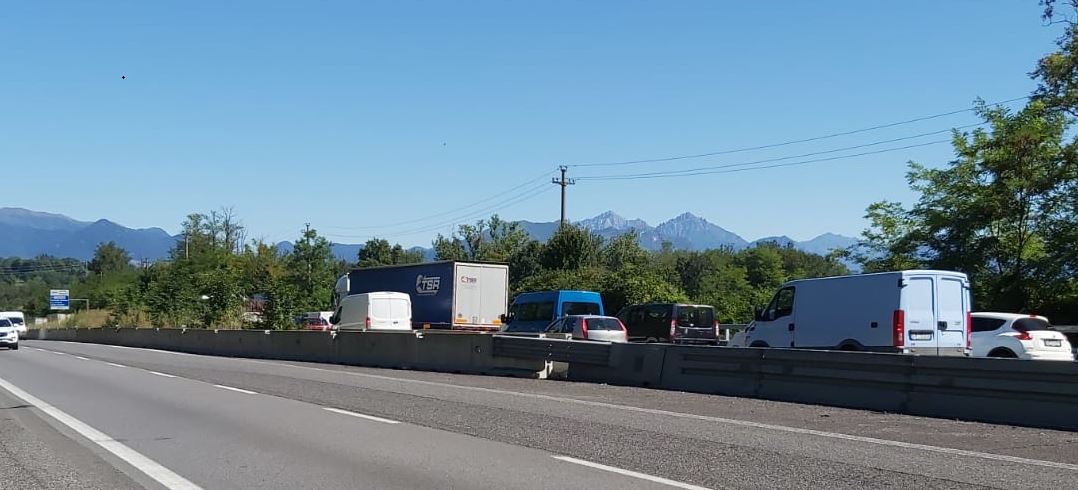 Lavori in corso, lunghe code in Statale 36 verso