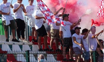 Sport dilettanti, allenamenti e partite a porte aperte e tifosi sugli spalti