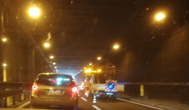 Incidente in Tangenziale Est: lunghe code in direzione Merate