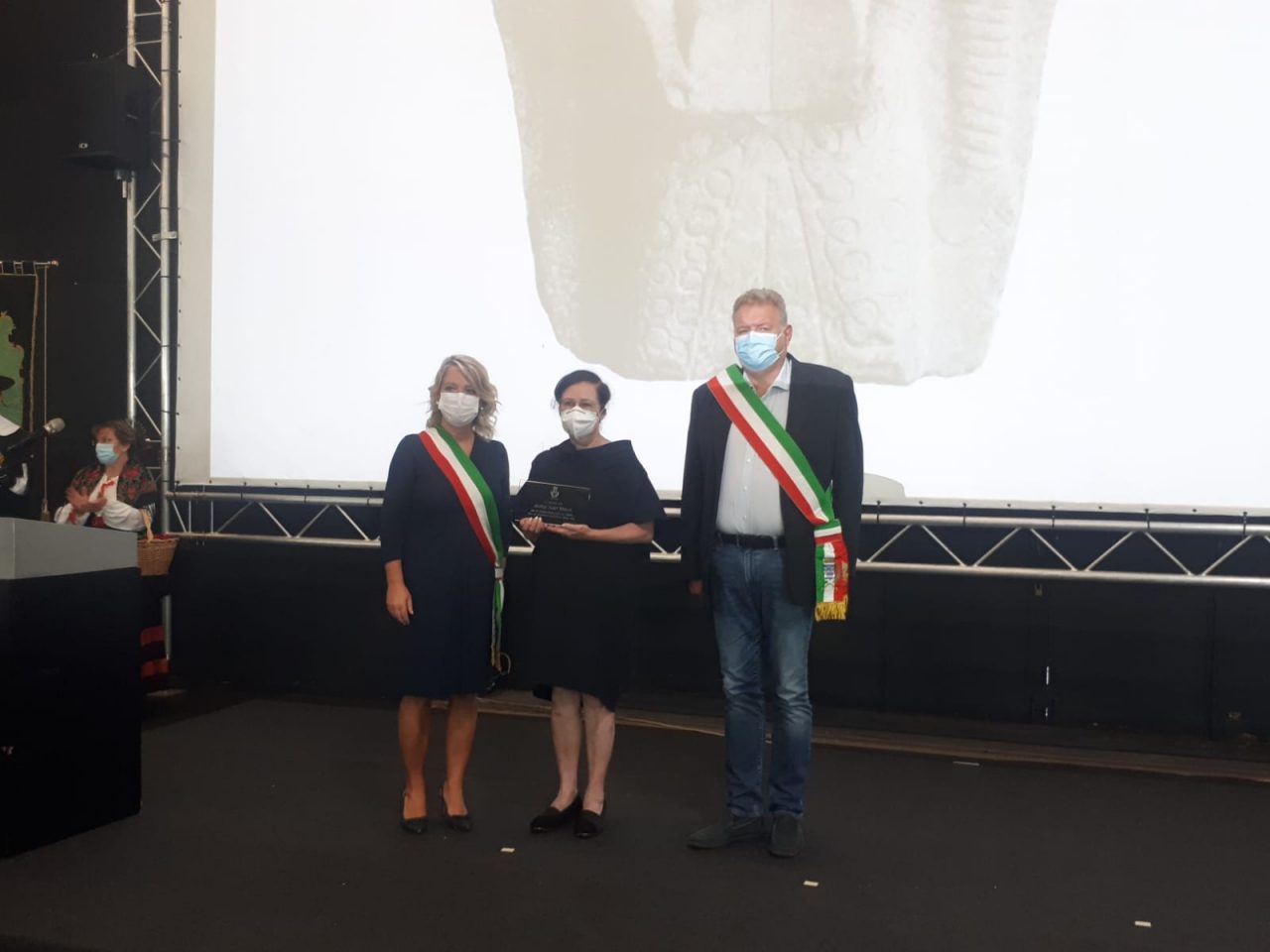 Consegnato l’Eufemino in ricordo del dottor Ivan Mauri di Brivio e delle altre vittime del Covid FOTO E VIDEO