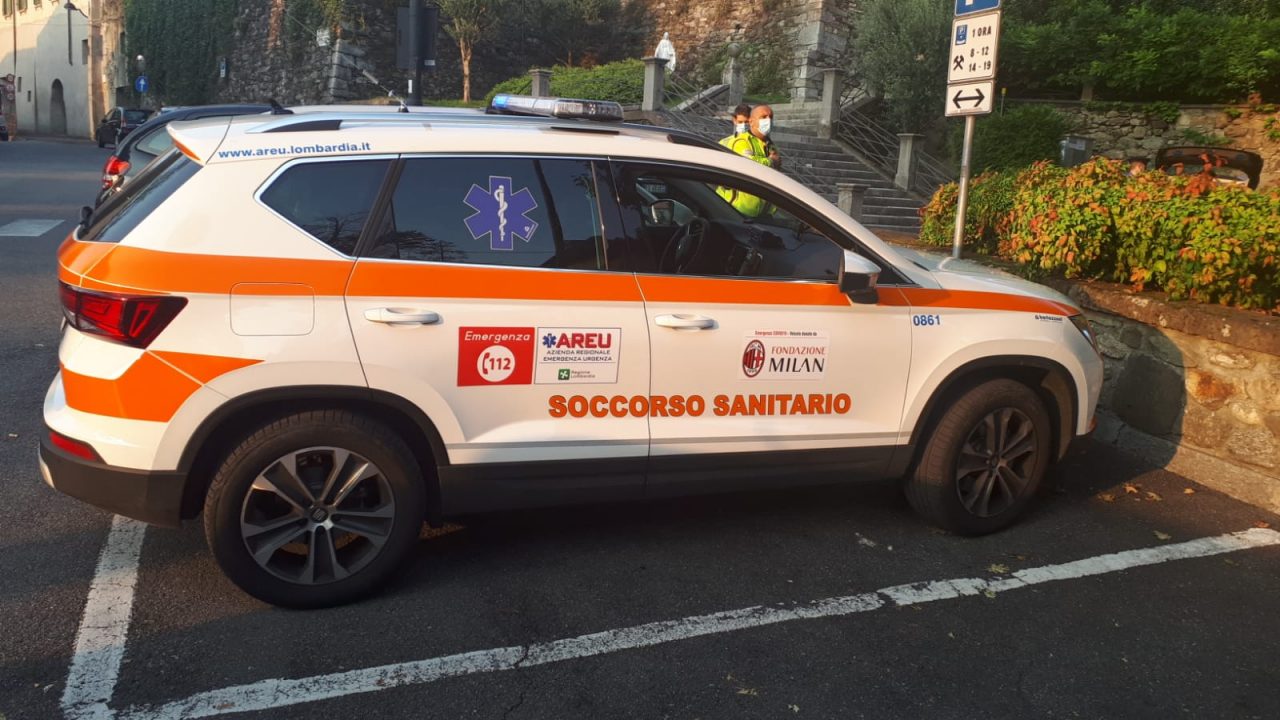 Colto da arresto cardiaco, soccorso da infermiere di passaggio: è gravissimo