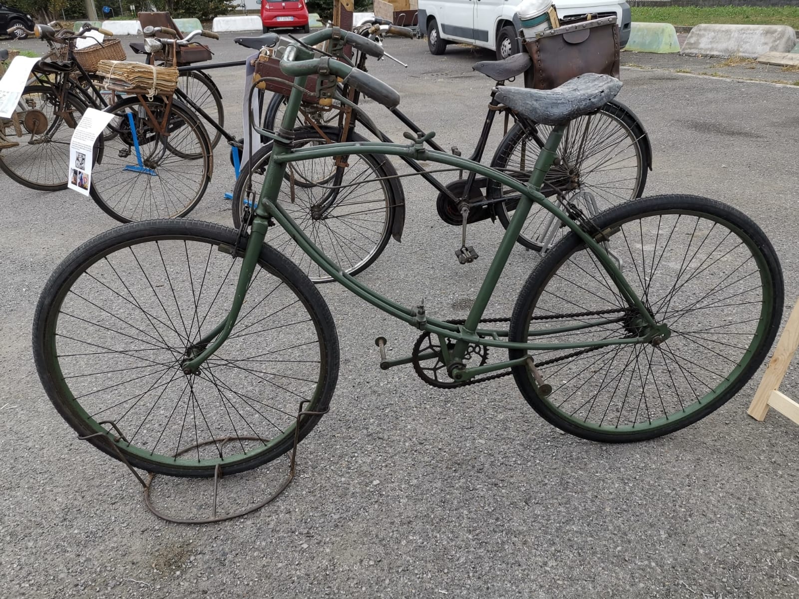 le più strane biciclette in vendita video