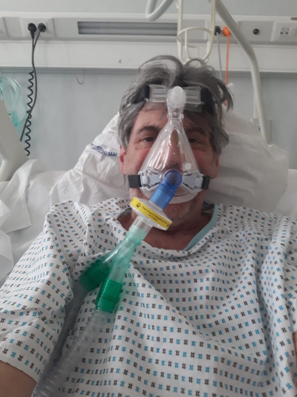 Sopravvissuto al Covid scrive a Berlusconi: “Dimesso dopo 9 giorni? Io, davvero grave, dopo 38…”