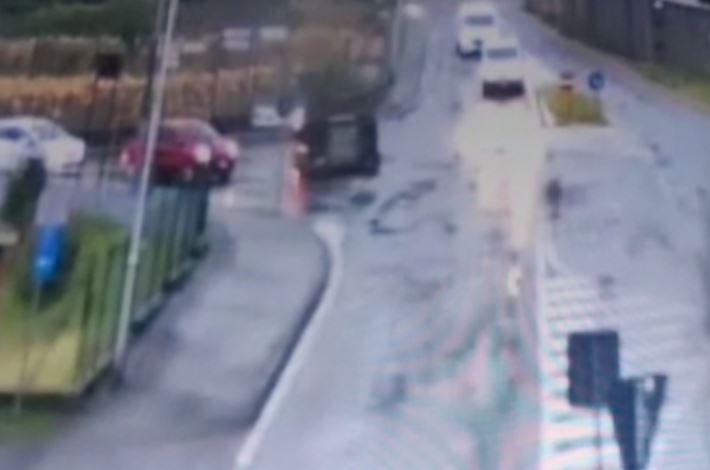 Tragedia sfiorata, 15enne si ribalta con la mini car VIDEO