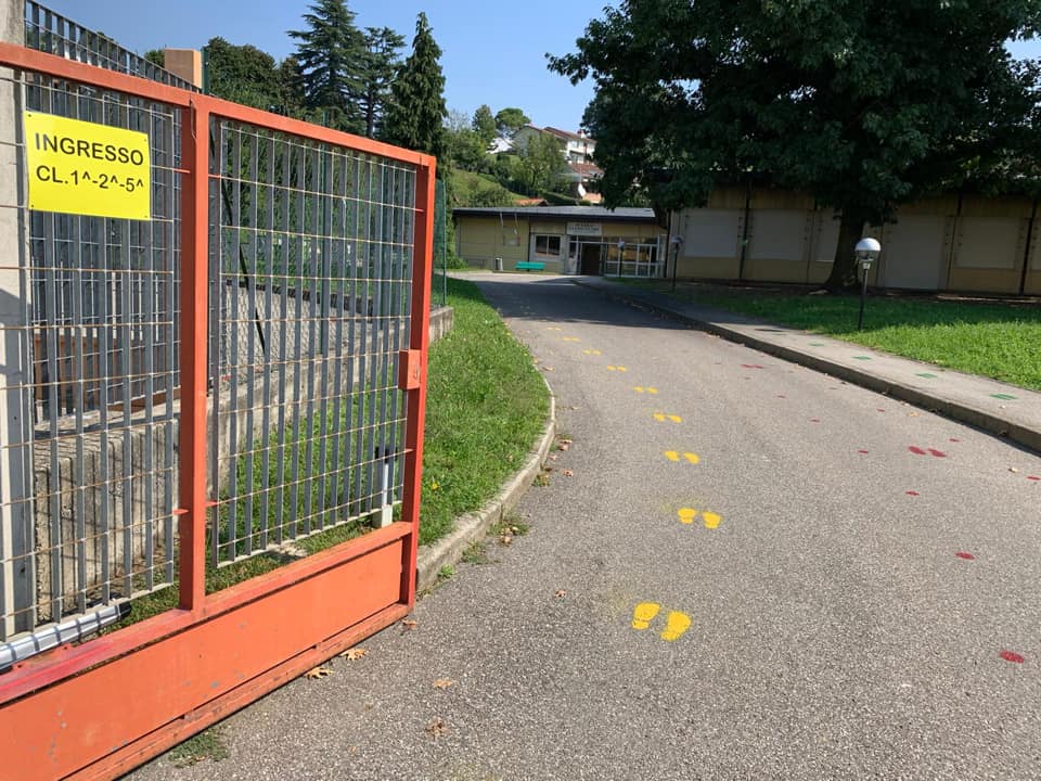 Primo giorno di scuola per 7000 studenti lecchesi: i messaggi dei sindaci