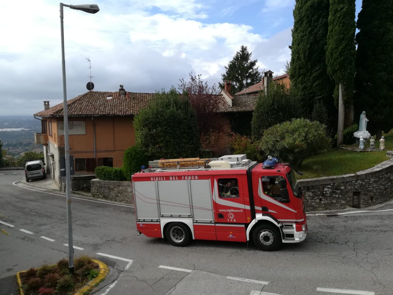 Malore in Alta Collina, grave un cinquantenne