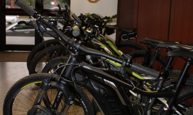 Affittavano biciclette, ma invece di restituirle al noleggiatore le rivendevano