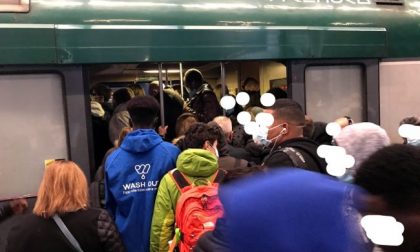 Troppa gente sui treni: pendolari esasperati