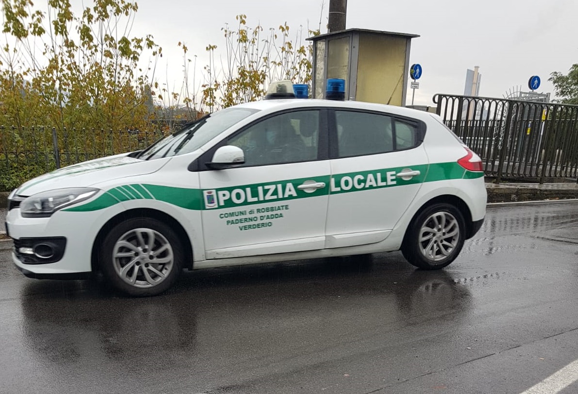 Ponte di Paderno, minaccia di buttarsi: intervengono i soccorsi